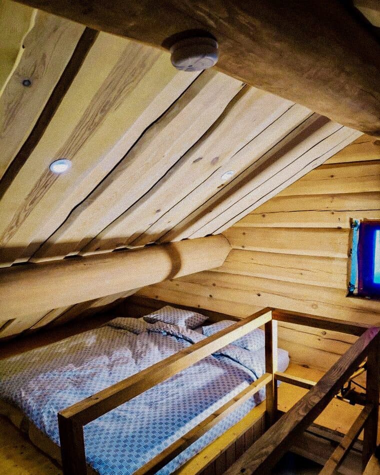 Jõe puhkemaja katusealune magamiskoht