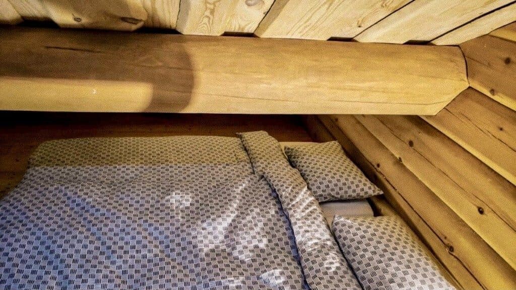 Jõe puhkemaja hubane magamistuba