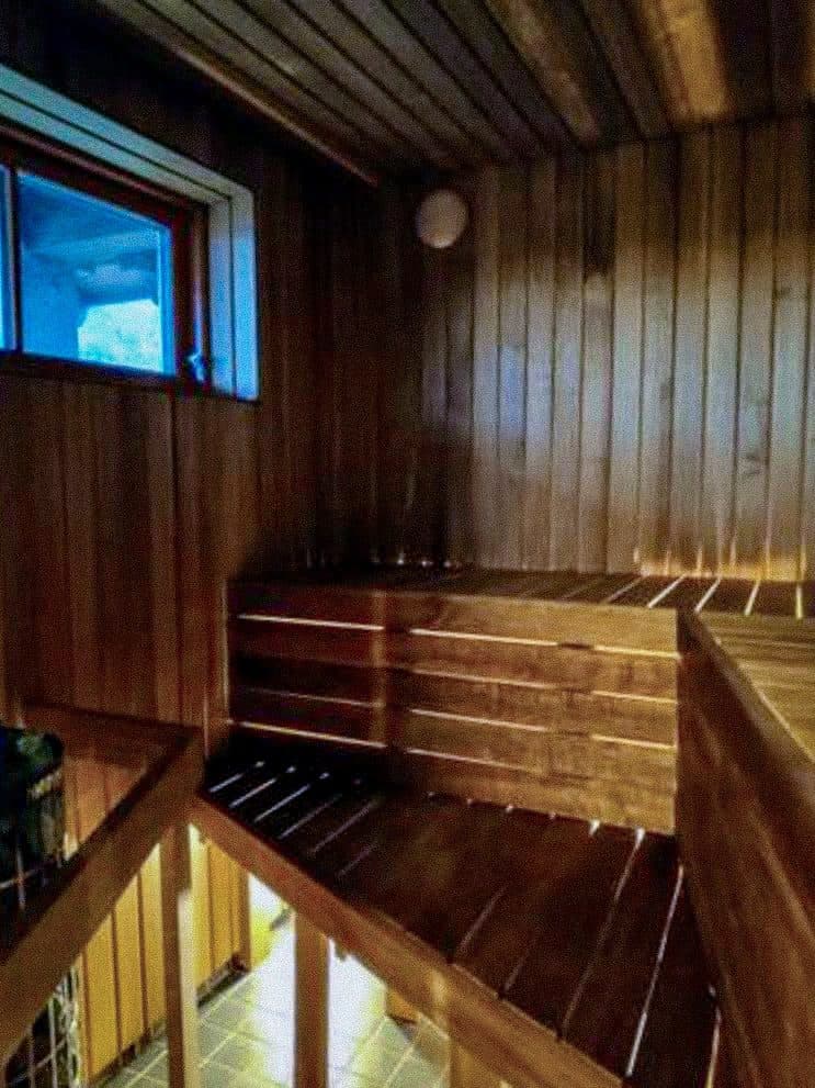 Vesihobu puhkemaja sauna lavad ja keris