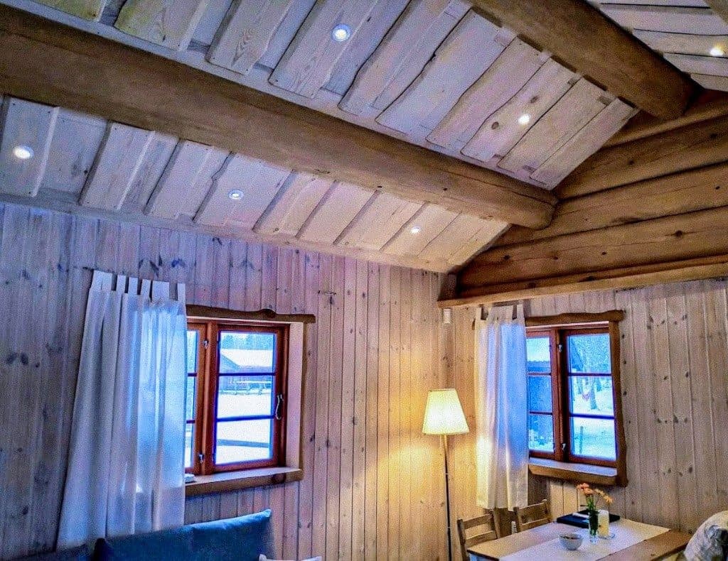 Vesihobu puhkemaja soe sisetuba talvehooajal